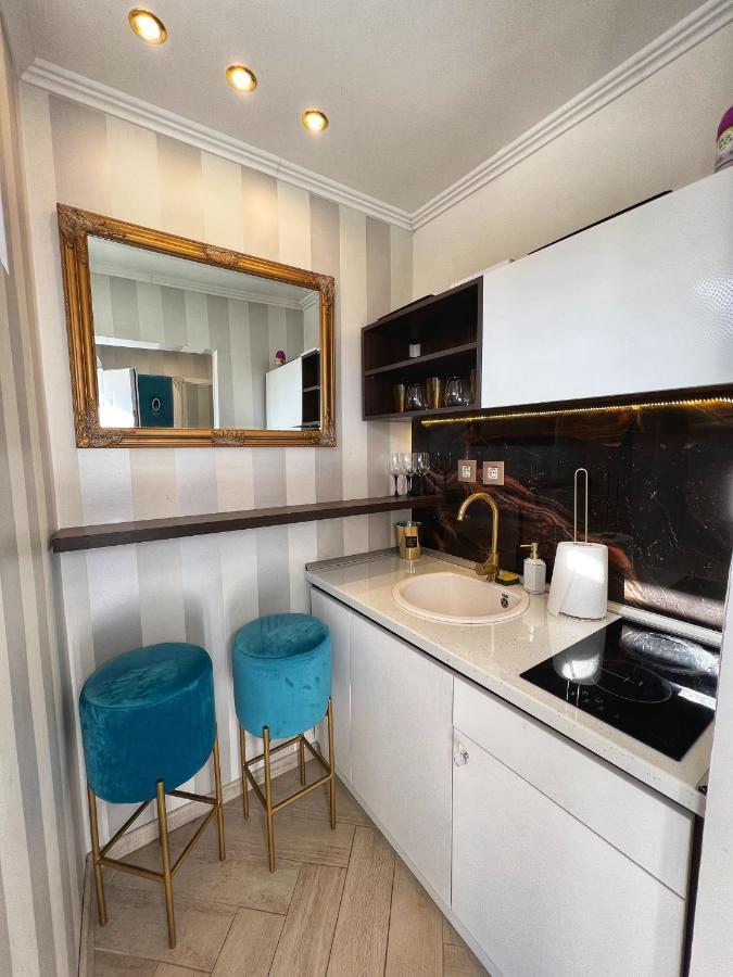 Dis Delux Apartamento Kruševac Exterior foto